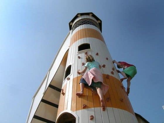 Monstrum Playground Light Tower