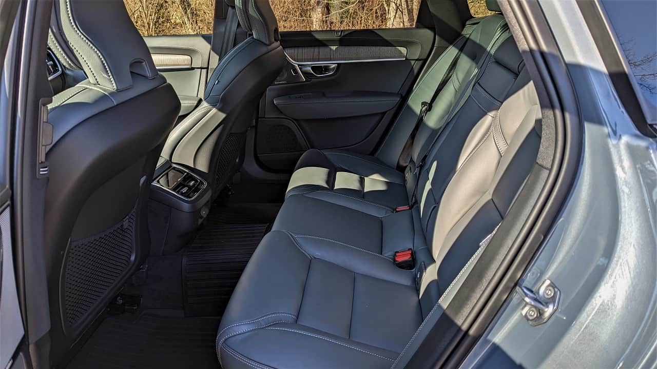 2022 Volvo V90 Cross Country Back seat