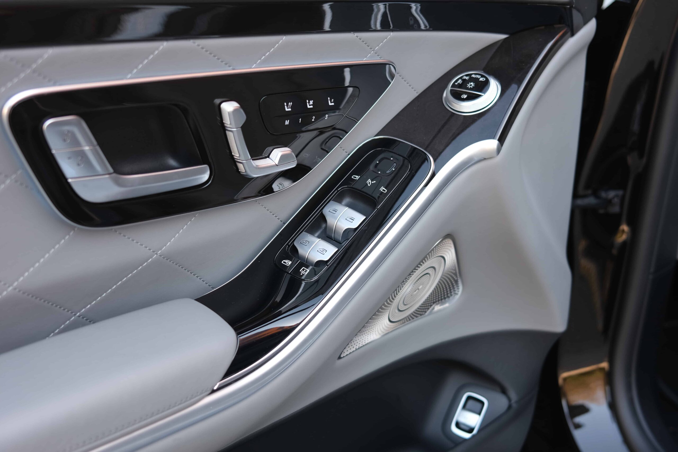 2022 Mercedes Benz S580 door panels scaled