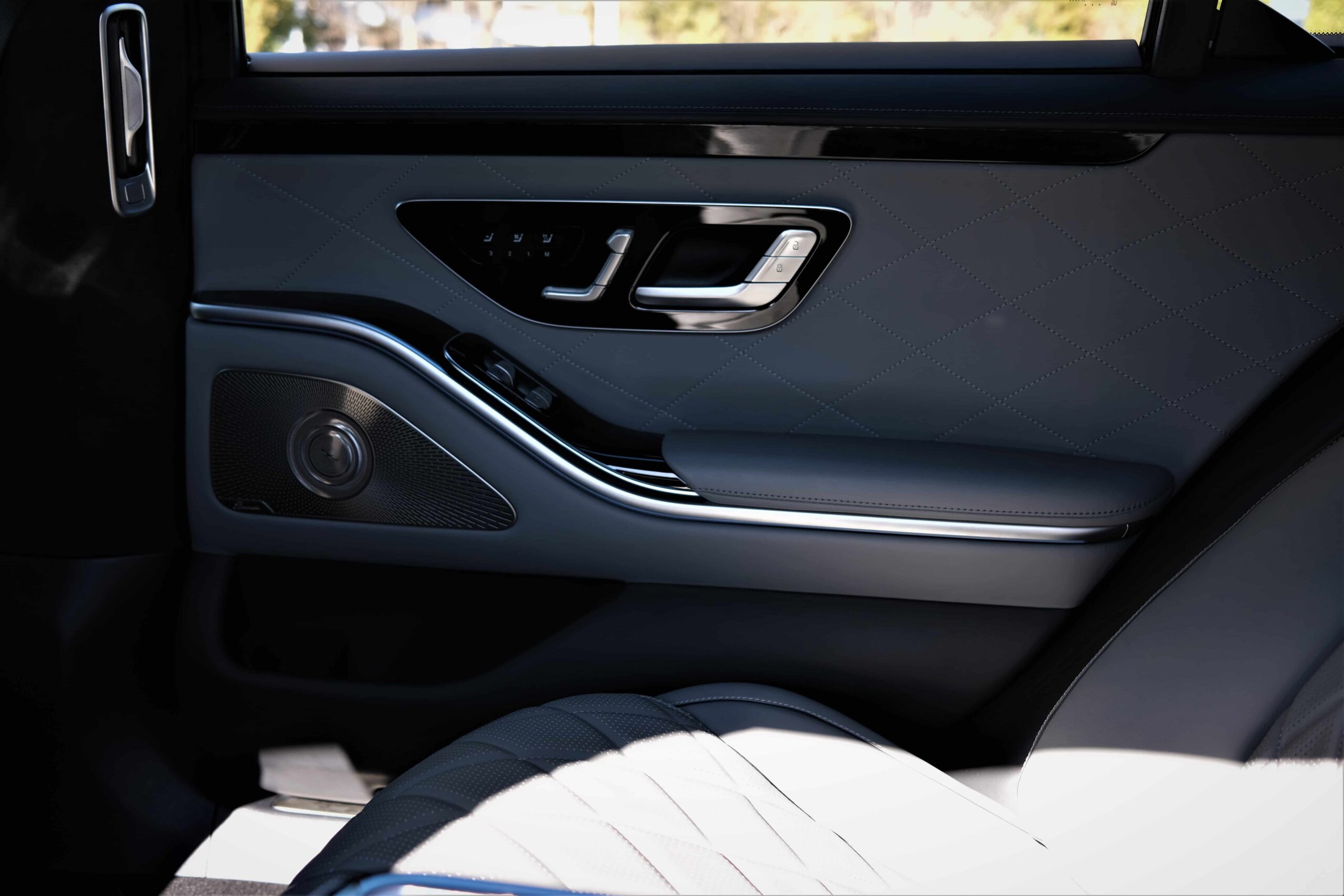 2022 Mercedes Benz S580 rear door panels scaled