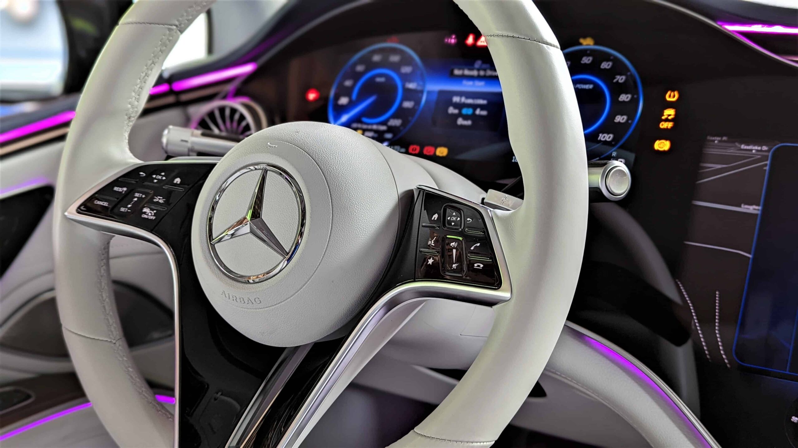 2022 Mercedes Benz EQS 580 steering wheel scaled
