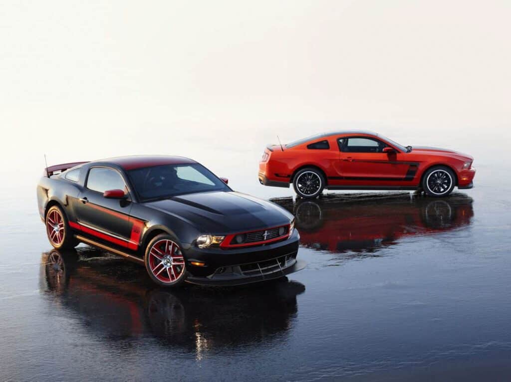 Ford-Mustang-Boss-302-Red-Black