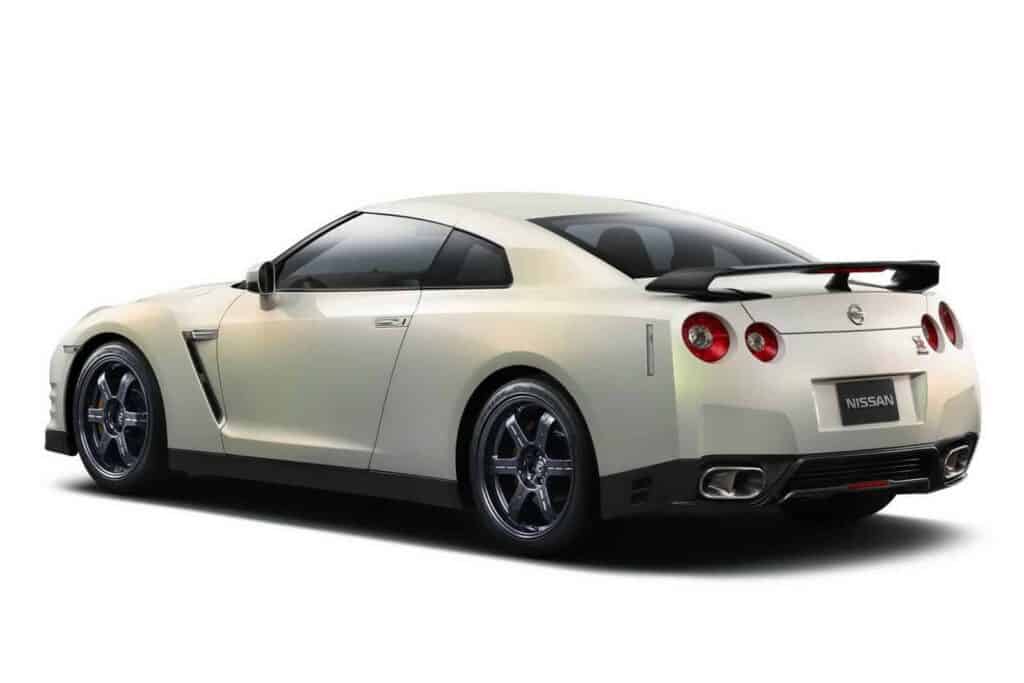 2011-Nissan-GT-R-Egoist-Side-Picture
