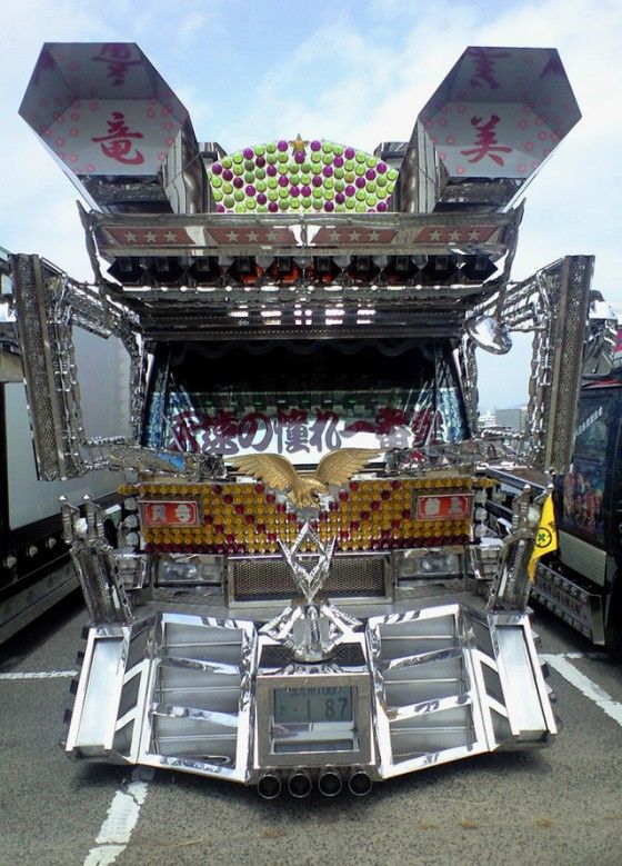 Dekotora Gundam Truck Japan
