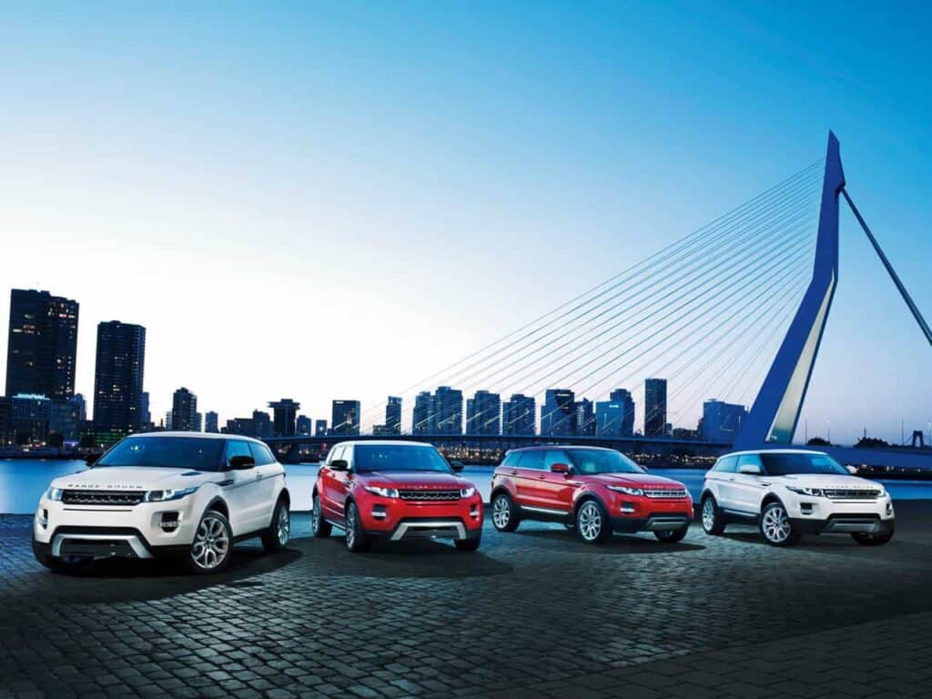 Range-Rover-Evoque-5-door-with-3-door