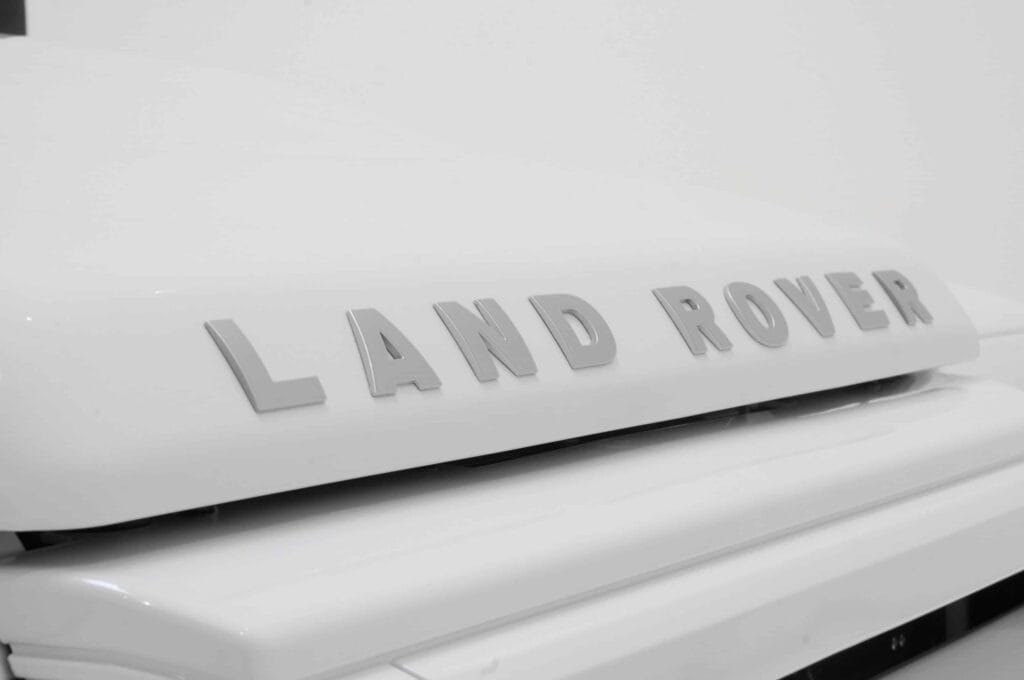 Startech-Land-Rover-Defender-Yachting-SVX-Grill