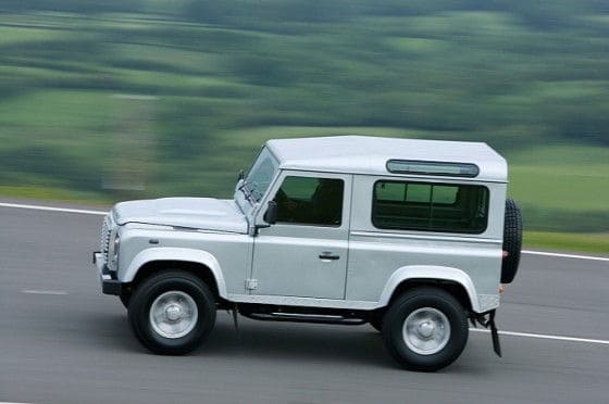 2011-Land-Rover-Defender-2 2011-Land-Rover-Defender-2-Door