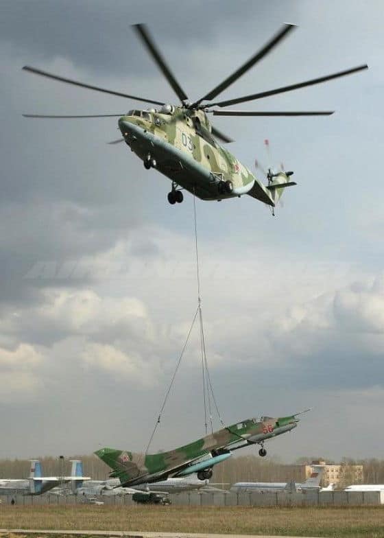 Mi-26-Lifts-Jet MI-26 Helicopter lifts Mig 21 Jet