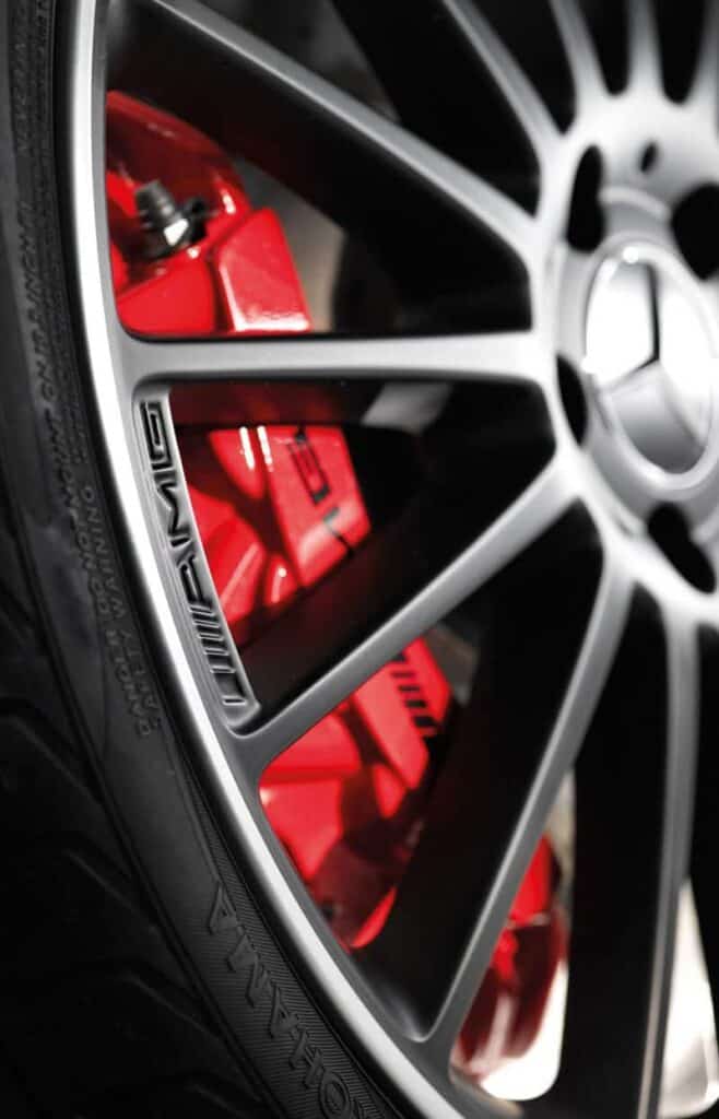Mercedes-Benz-C63-AMG-Affalterbach-Red-Calipers