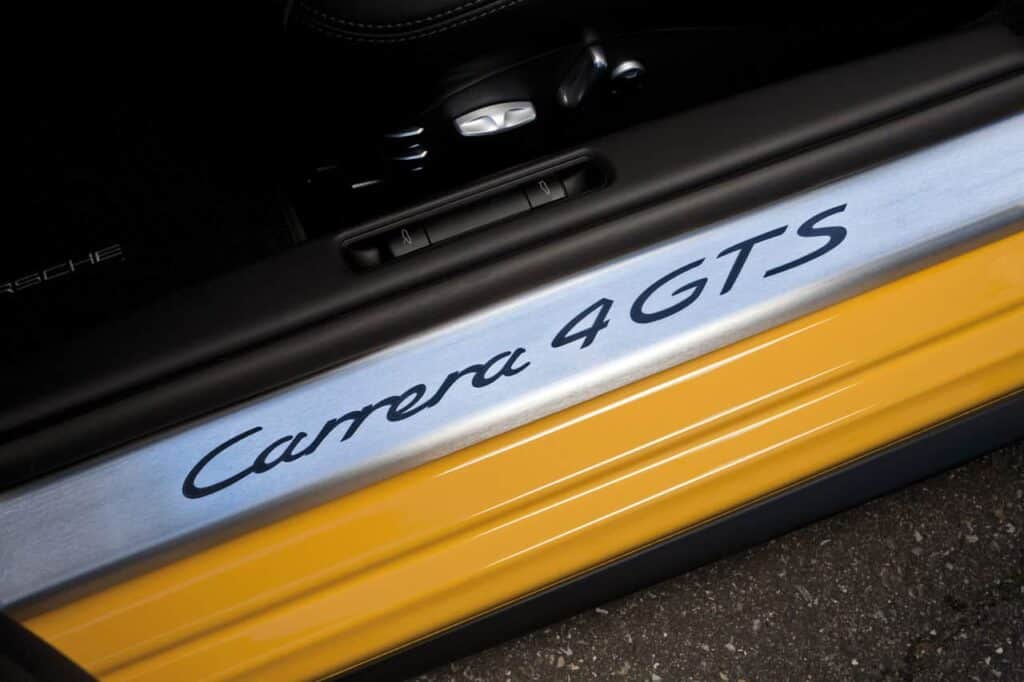 Porsche-911-Carrera-4-GTS-Door-sills