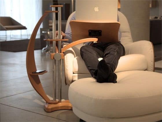 Lounge-Wood-Elegant-Laptop-Stand