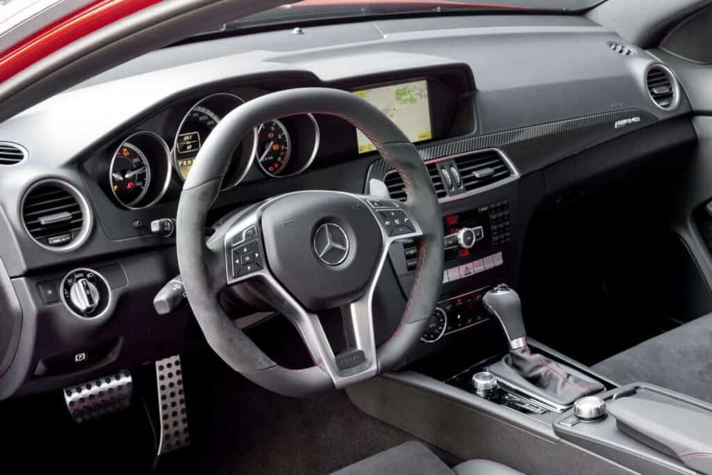 Mercedes_Benz-C63-AMG-Black-Series-Coupe-Dashboard