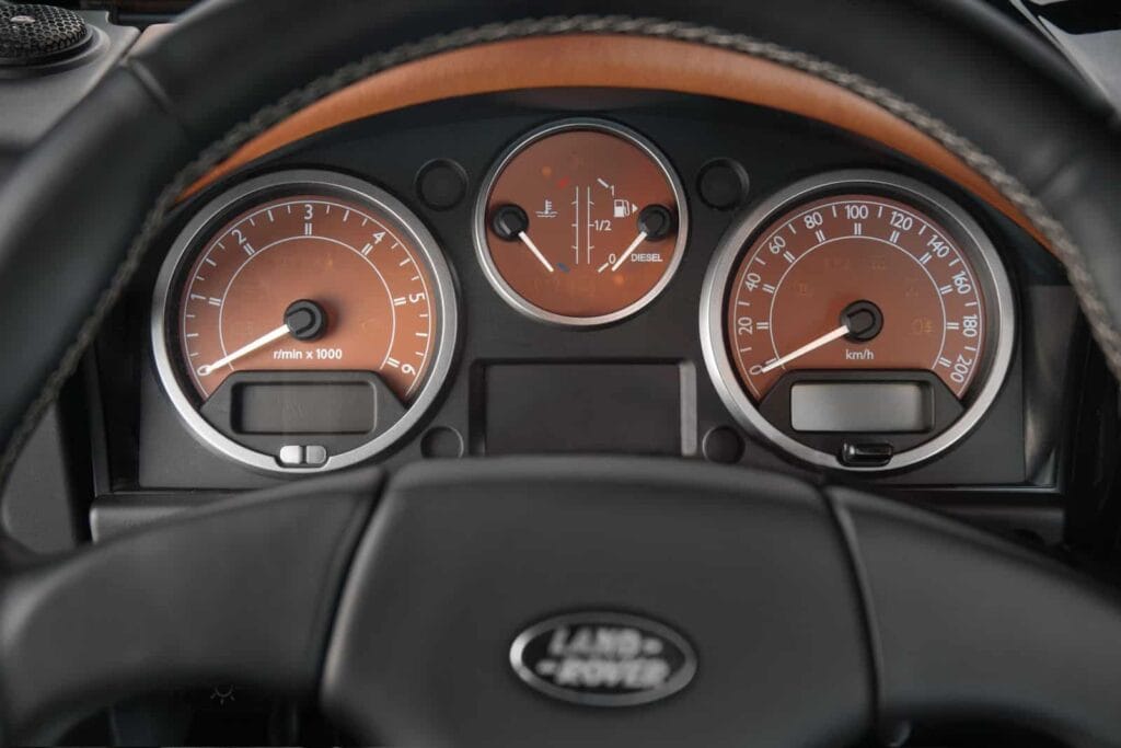 Vilner-Land-Rover-Defender-Instrument-Panel