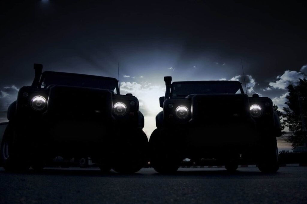 Land-Rover-Defender-Dark-Image