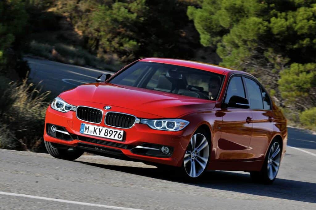 2012 BMW 3 Series Sedan 11