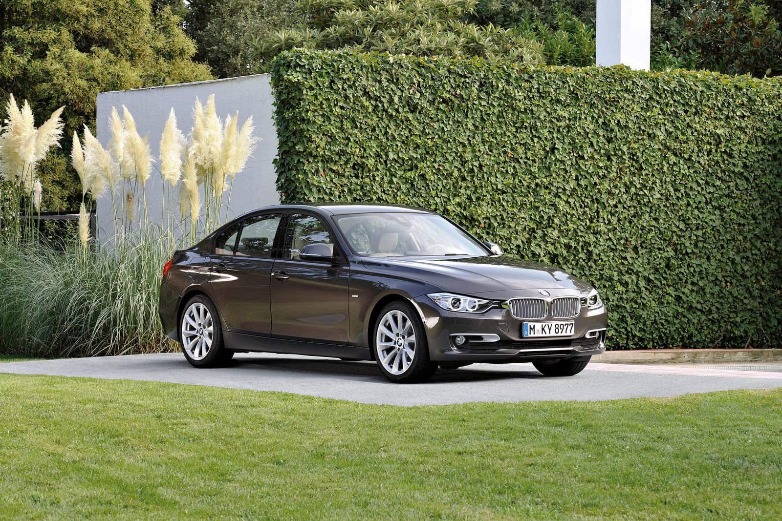 2012 BMW 3 Series Sedan 13