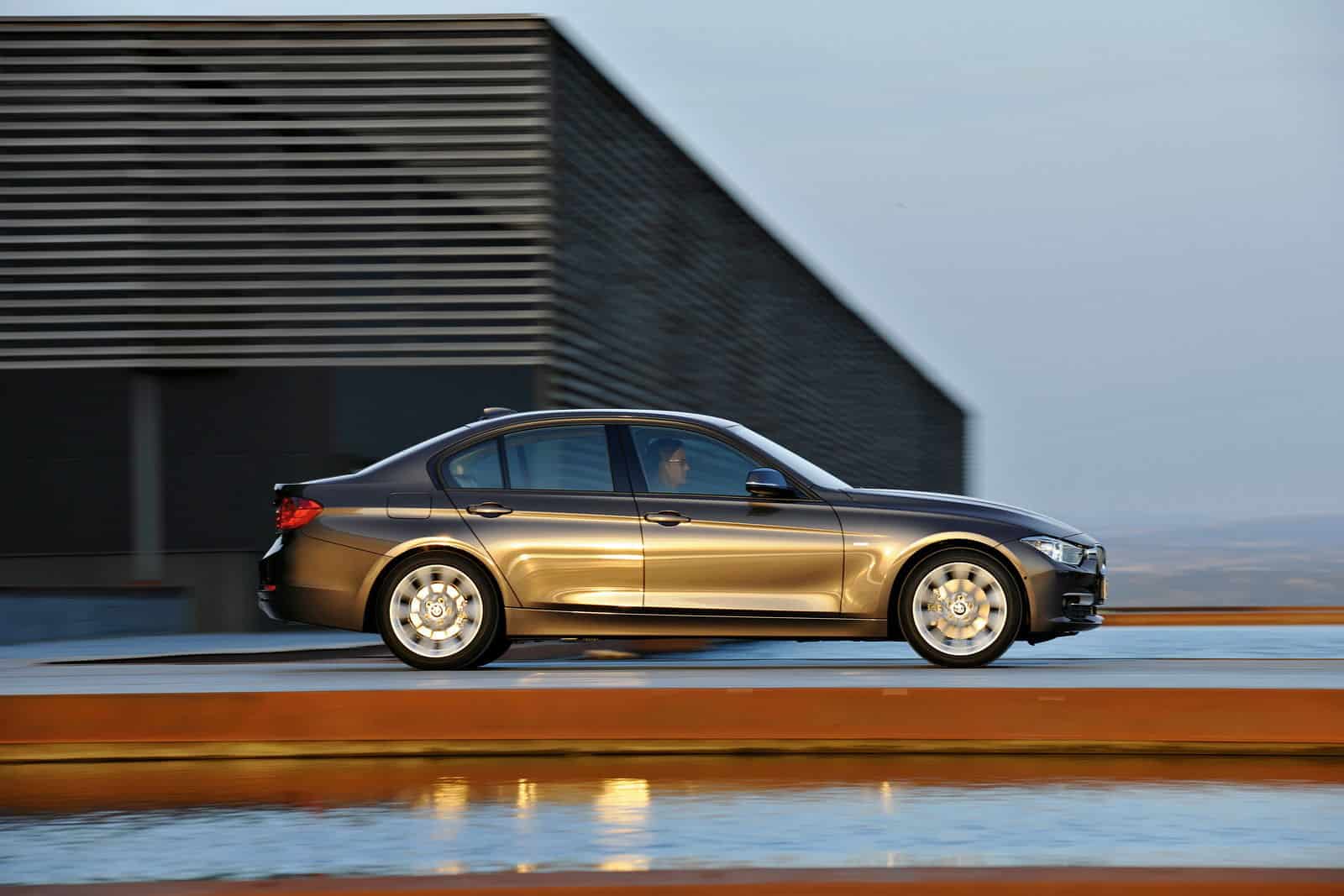 2012 BMW 3 Series Sedan 14