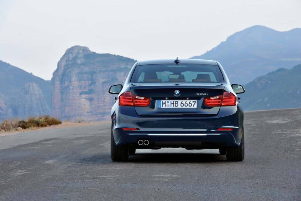 2012 BMW 3 Series Sedan 16