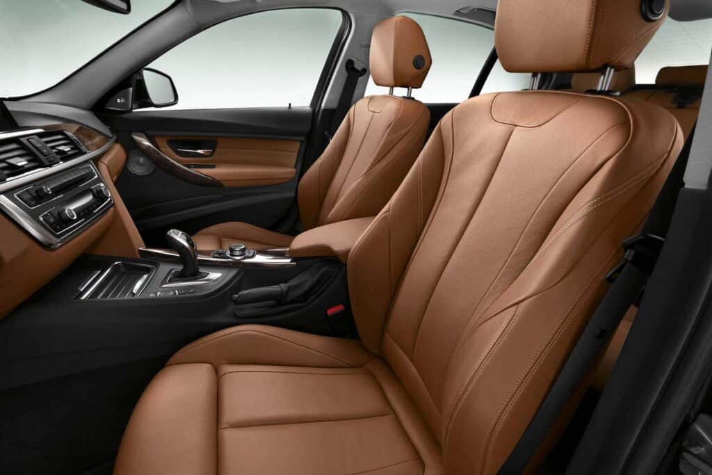 2012 BMW 3 Series Sedan 23