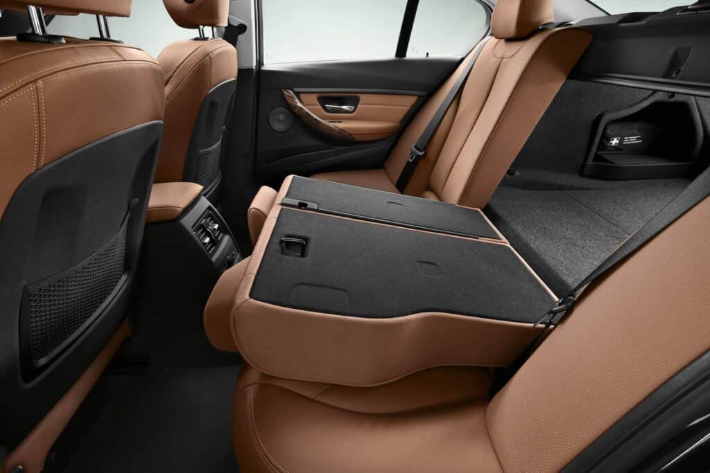 2012 BMW 3 Series Sedan 24