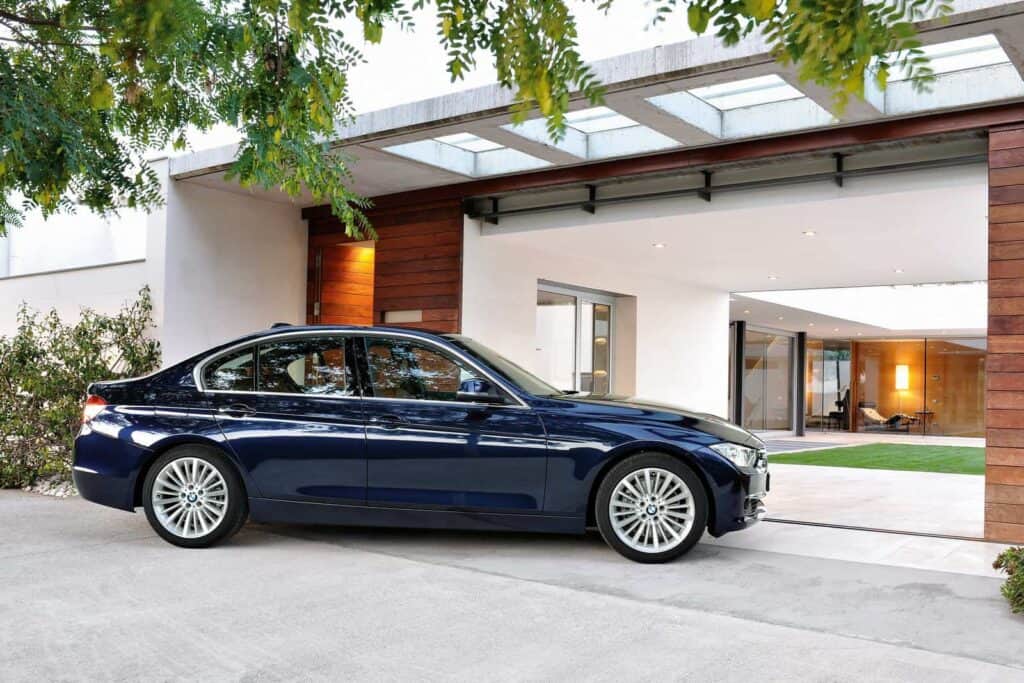 2012 BMW 3 Series Sedan 5
