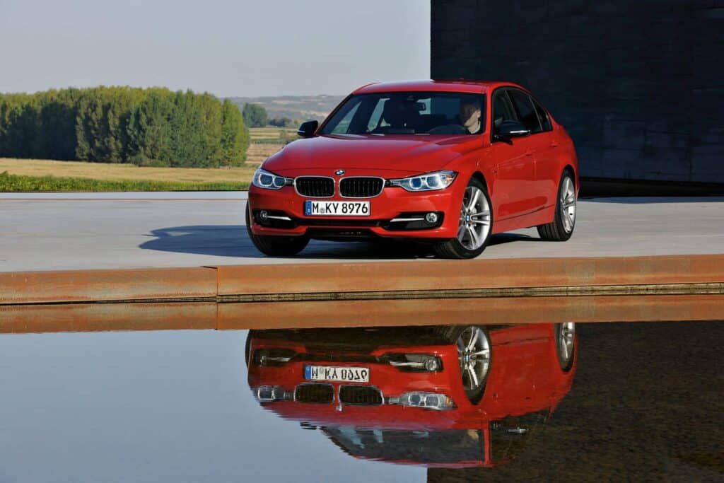 2012 BMW 3 Series Sedan 6