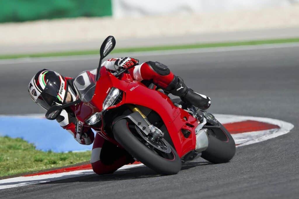 2012 Ducati 1199 Panigale Superbike 3 2012 Ducati 1199 Panigale track riding