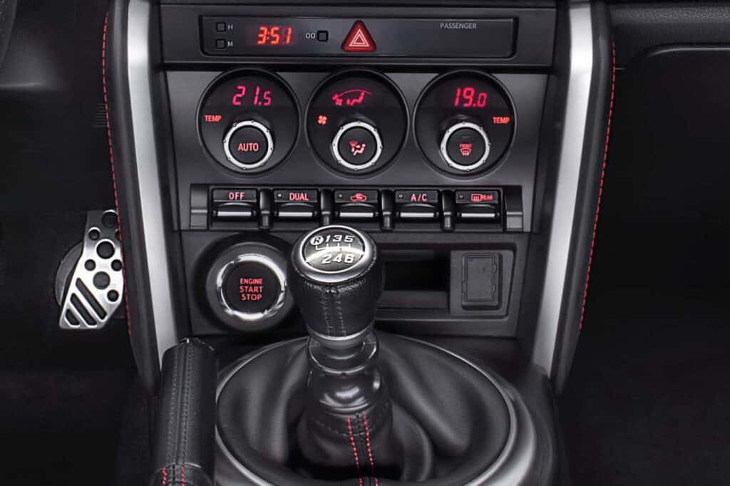 Toyota FT-86 Concept Revealed as GT 86 Sports Coupe 7 Toyota GT 86 six speed gear shifter