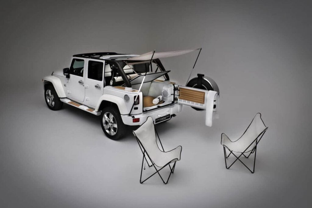 Jeep Wrangler Unlimited Nautic Blanche & Nautic Noire 11 Jeep Wrangler Unlimited Concept