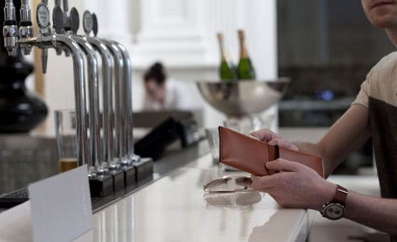 Noah Lambert Uni-Fold Wallet Review 4 person ordering a drink