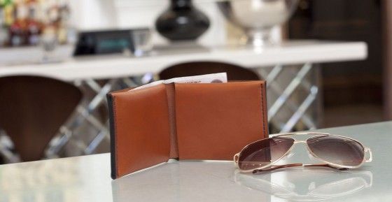 Noah Lambert Uni-Fold Wallet Review 3 wallet with sunglasses