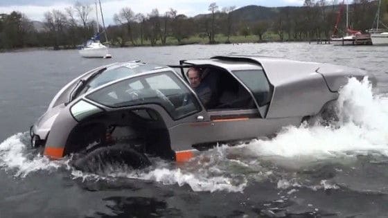 Scamander Amphibious Vecicle in water