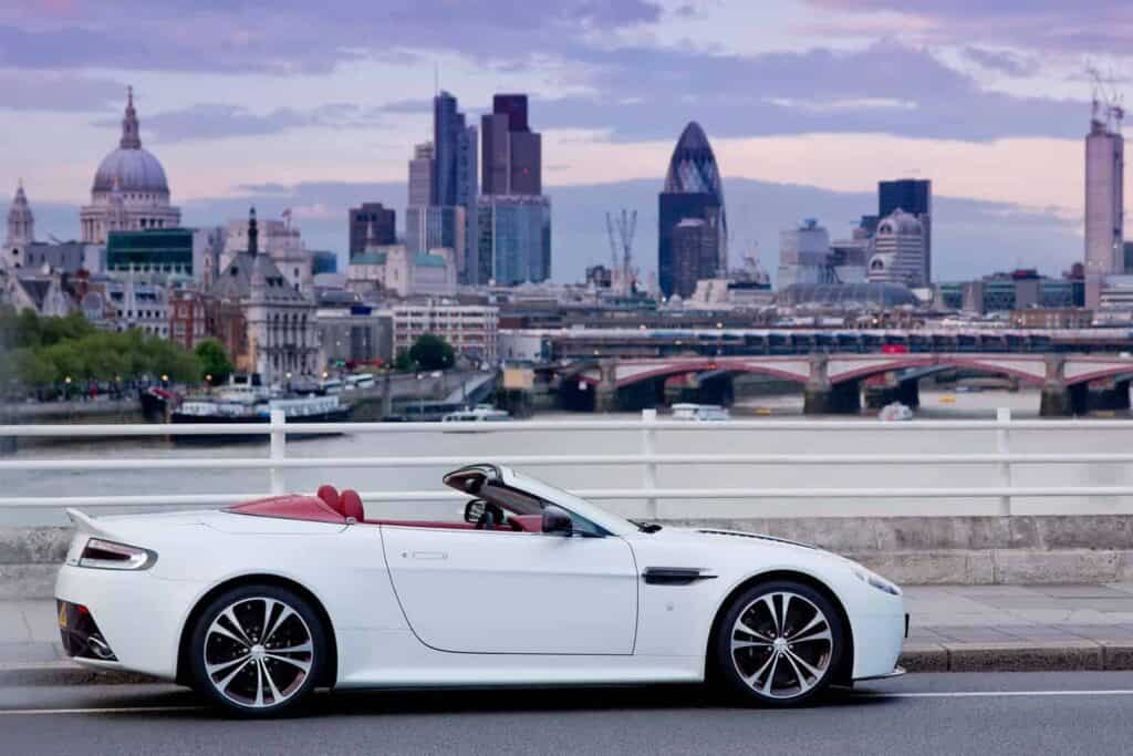 Aston Martin V12 Vantage Roadster 10 V12 Vantage Roadster
