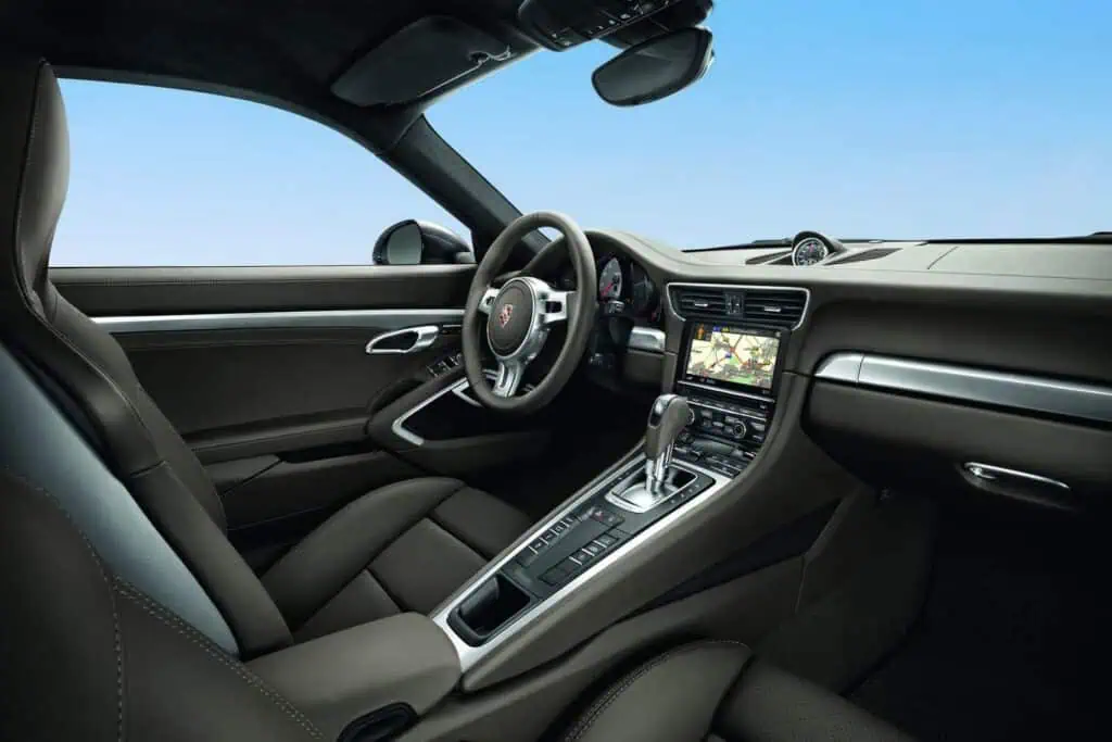 2013 Porsche 911 Carrera 4s interior