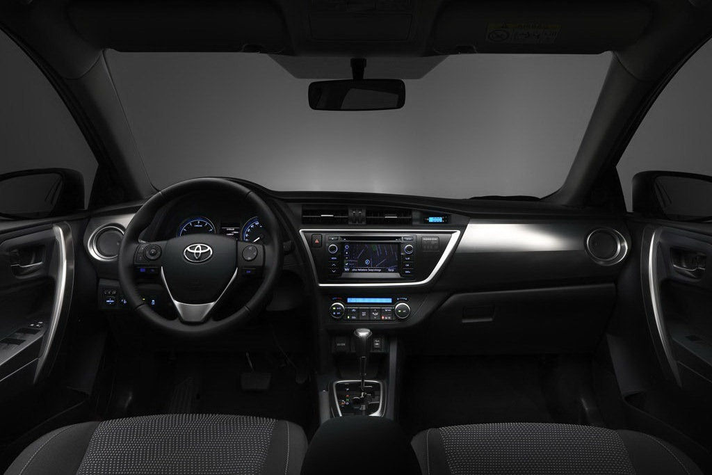 2013 Toyota Auris And Auris Hybrid Unfinished