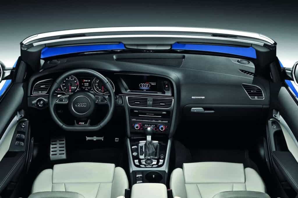 2013 Audi RS5 Cabriolet interior