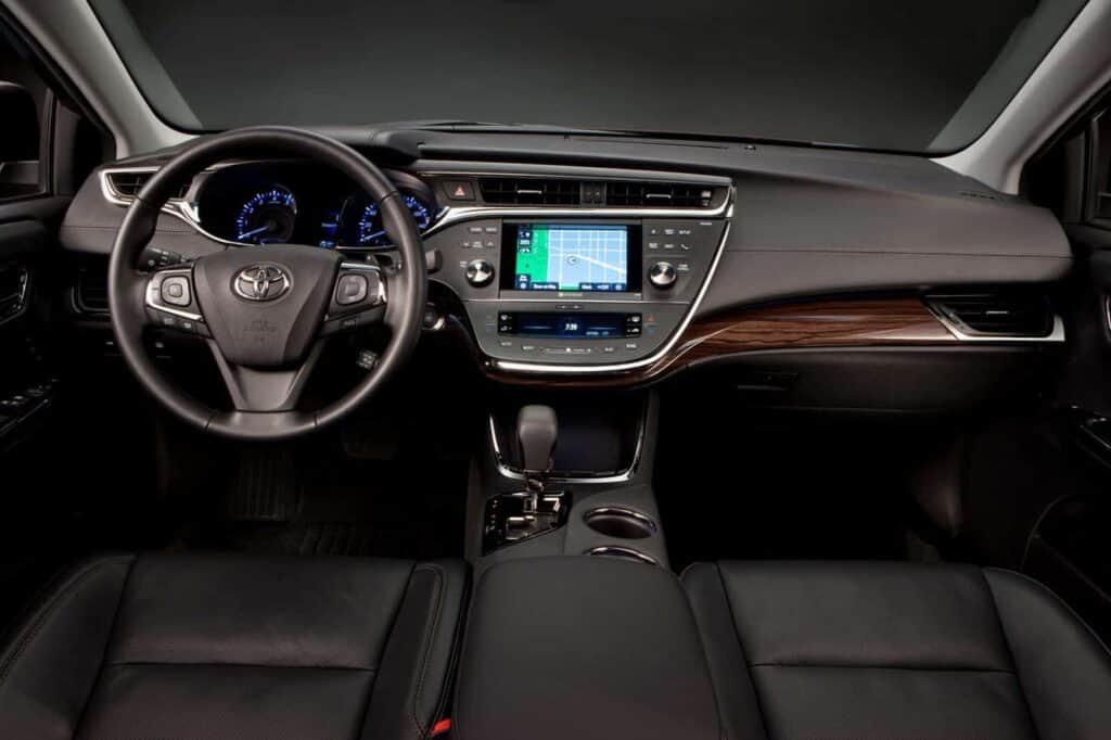 2013 Toyota Avalon interior