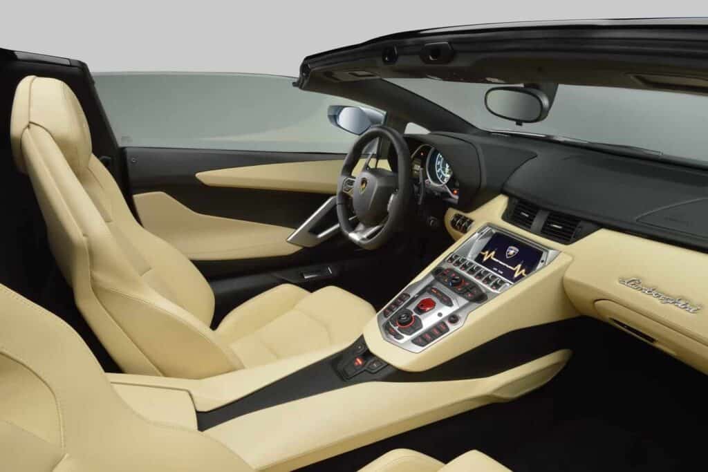 Lamborghini Aventador LP700-4 Roadster Interior