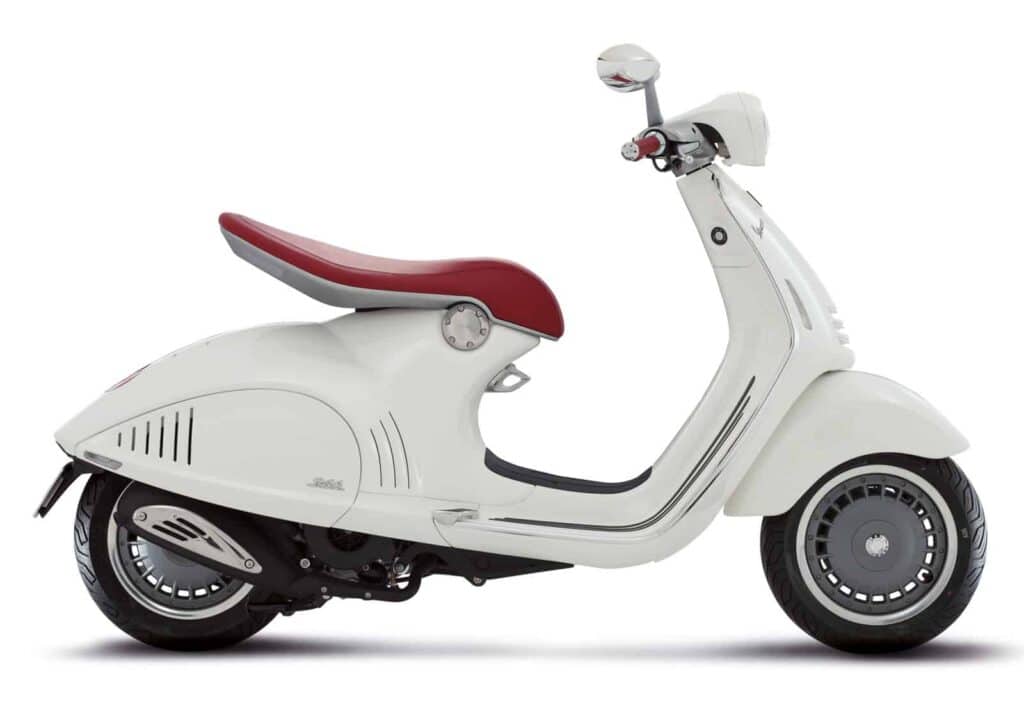 2013 Vespa 946 Scooter 6 Vespa 946 Side