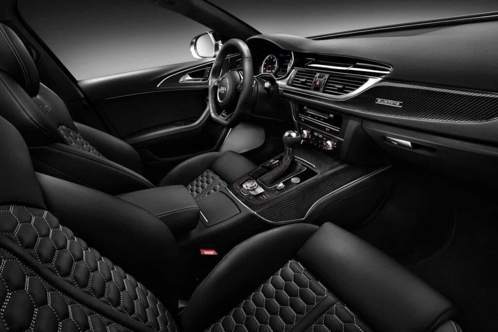 2014 Audi RS6 Avant front interior