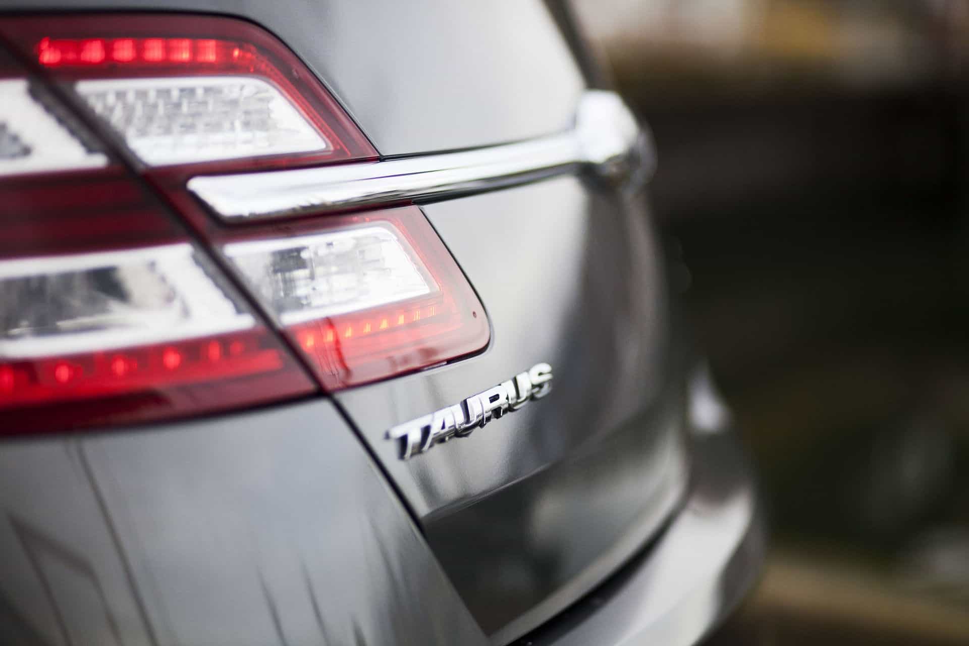 artistic rear end picture of 2013 Ford Taurus