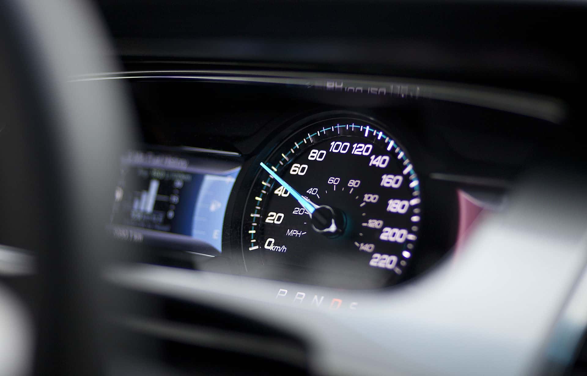 2013 Ford Taurus speedometer picture