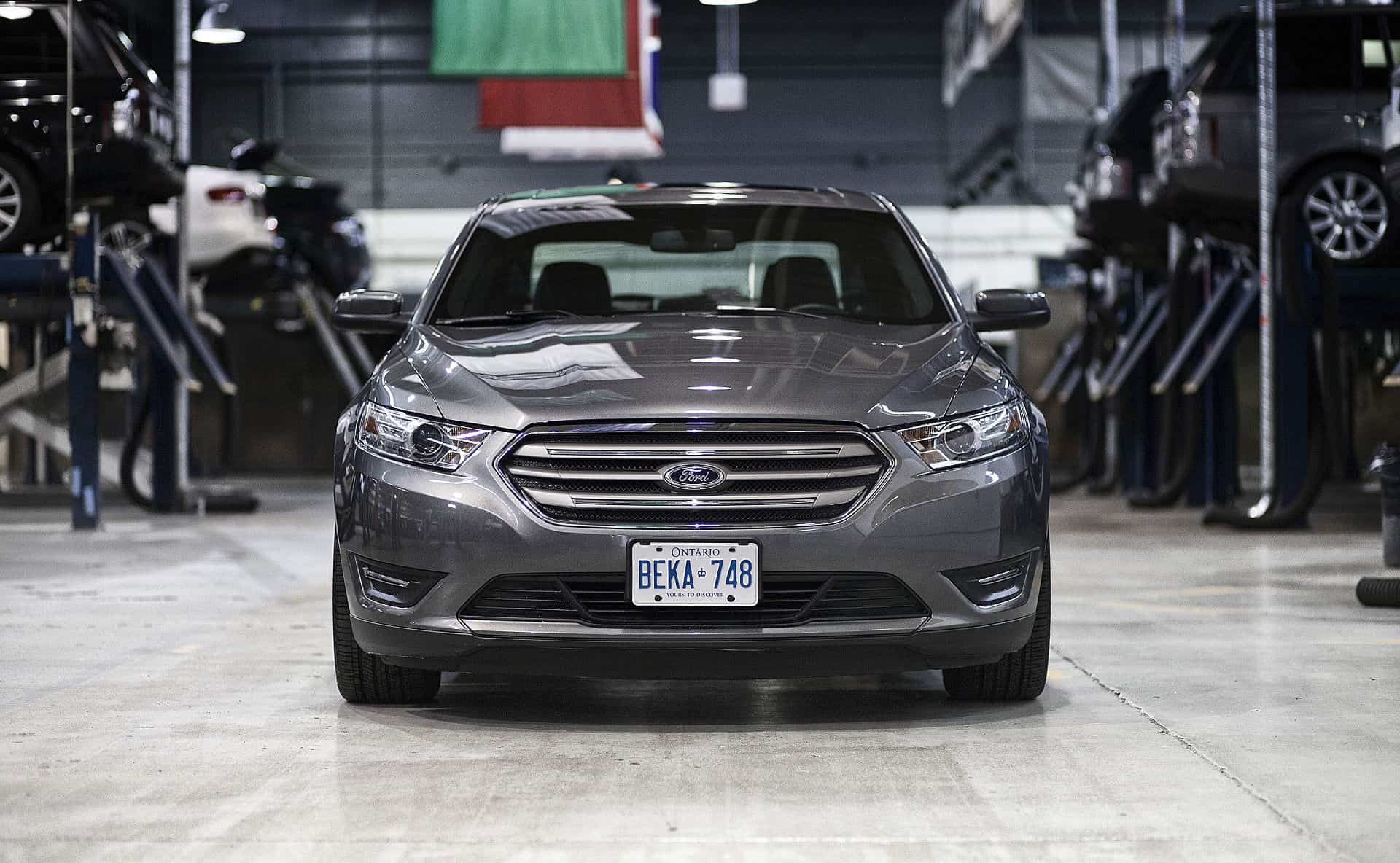2013 Ford Taurus front picture