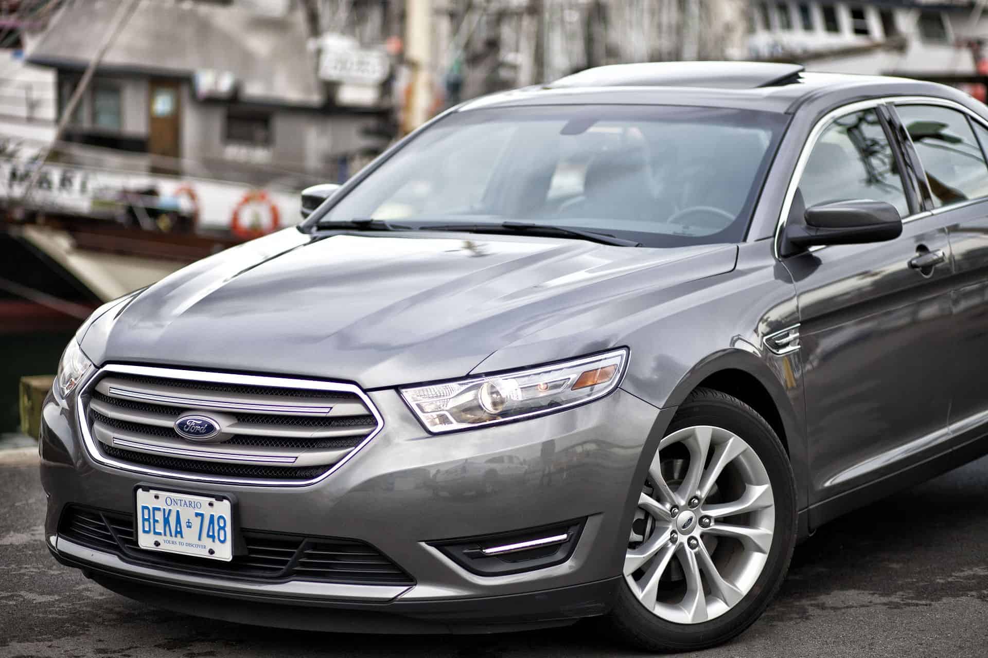 Close up picture of 2013 Ford Taurus
