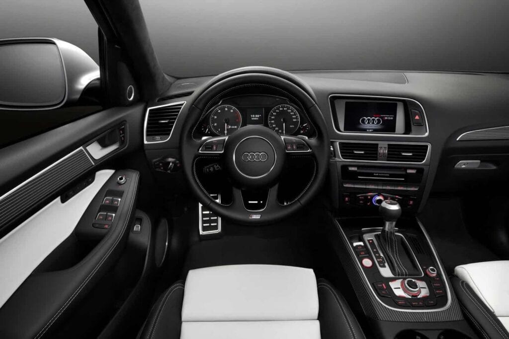2014 Audi SQ5 Dashboard