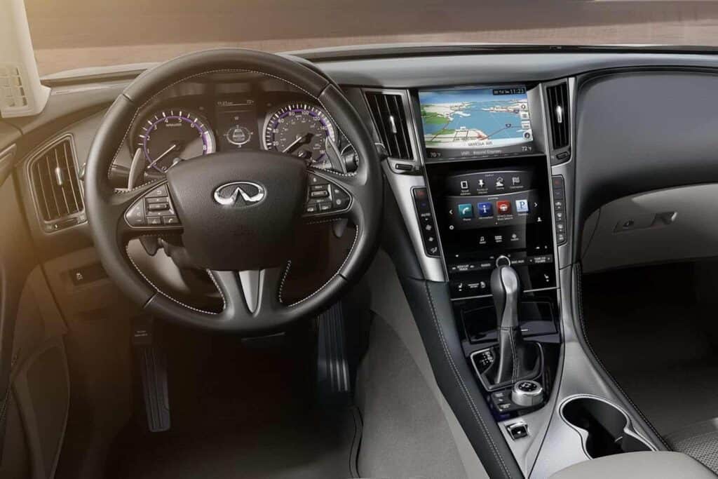 2014 Infiniti Q50 dashboard