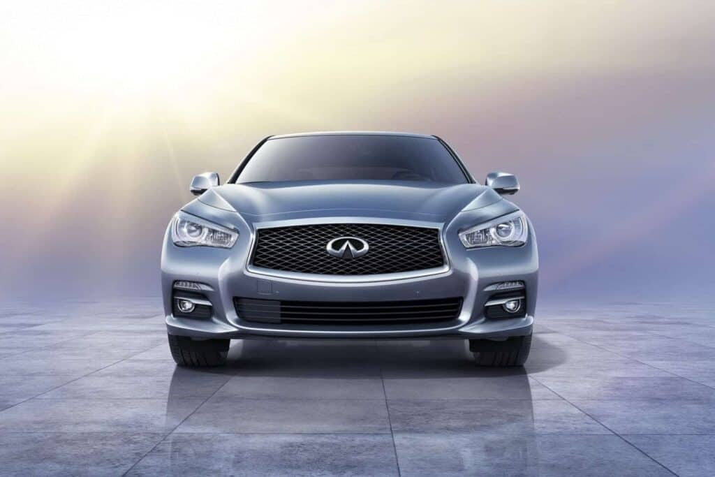 2014 Infiniti Q50 sedan front