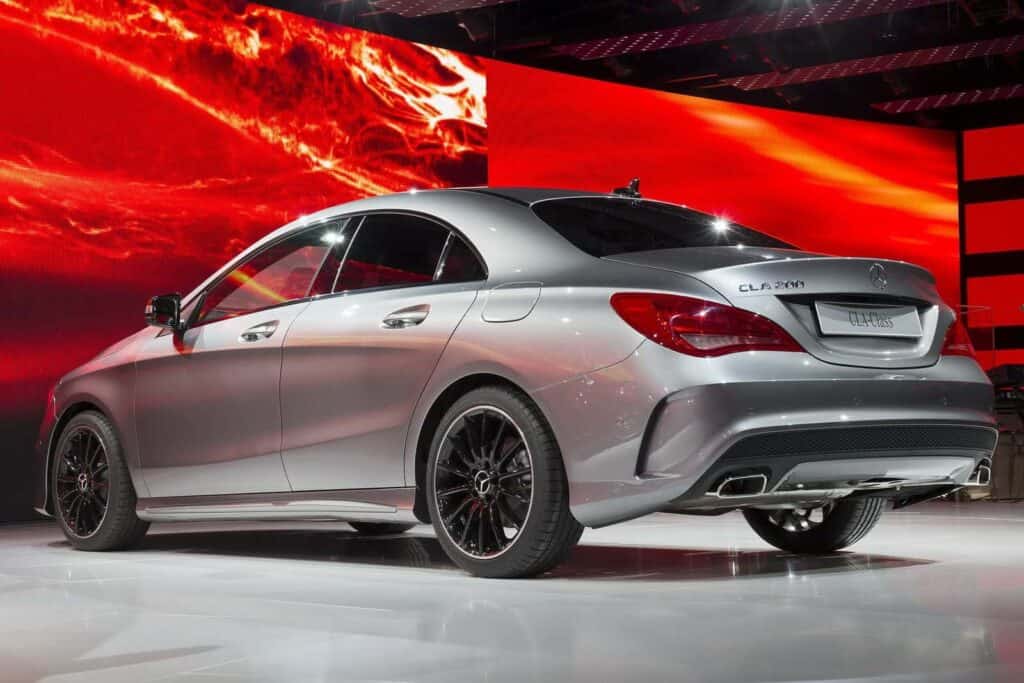 Mercedes Benz CLA 200