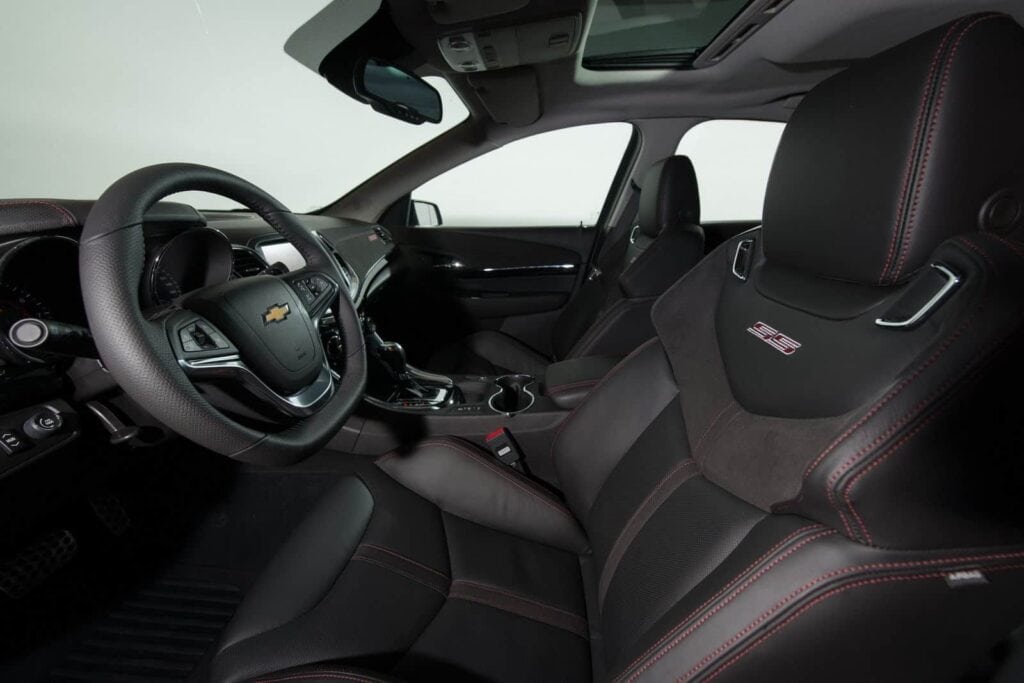 415 Horsepower 2014 Chevrolet SS Sports Sedan 11 2014 Chevrolet SS dashboard