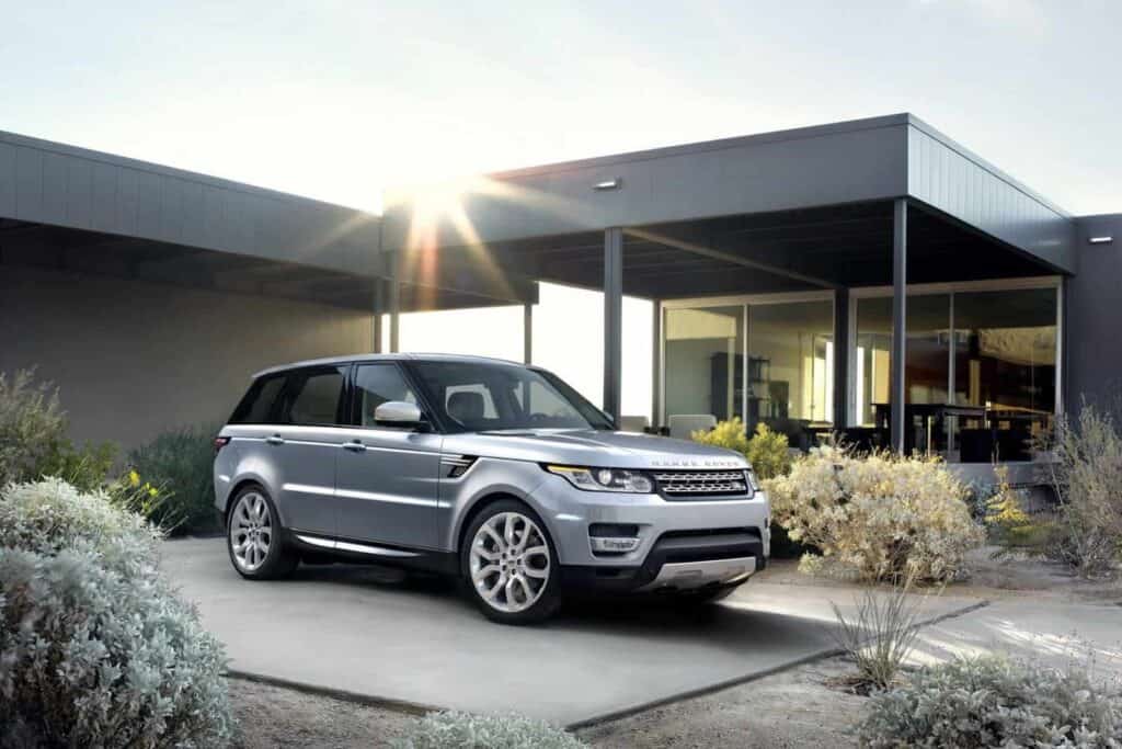 2014 Range Rover Sport: Lighter, Faster, & Sexier 4 2014 Range Rover Sport 3